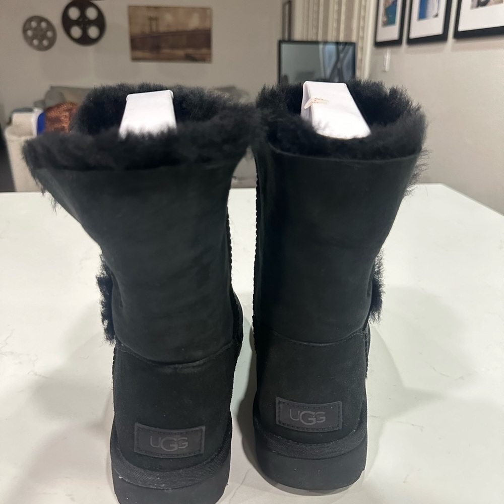 Ugg Boots - image 5